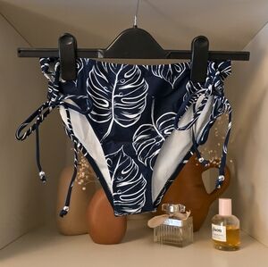 NWOT Cupshe Bikini Bottoms